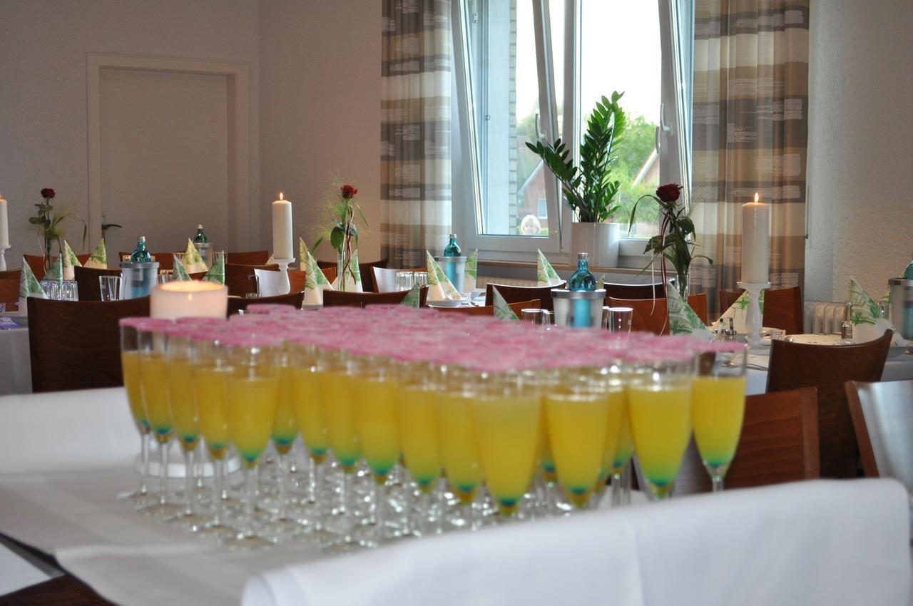 Hotel Meyerhoff Ostrhauderfehn Buitenkant foto